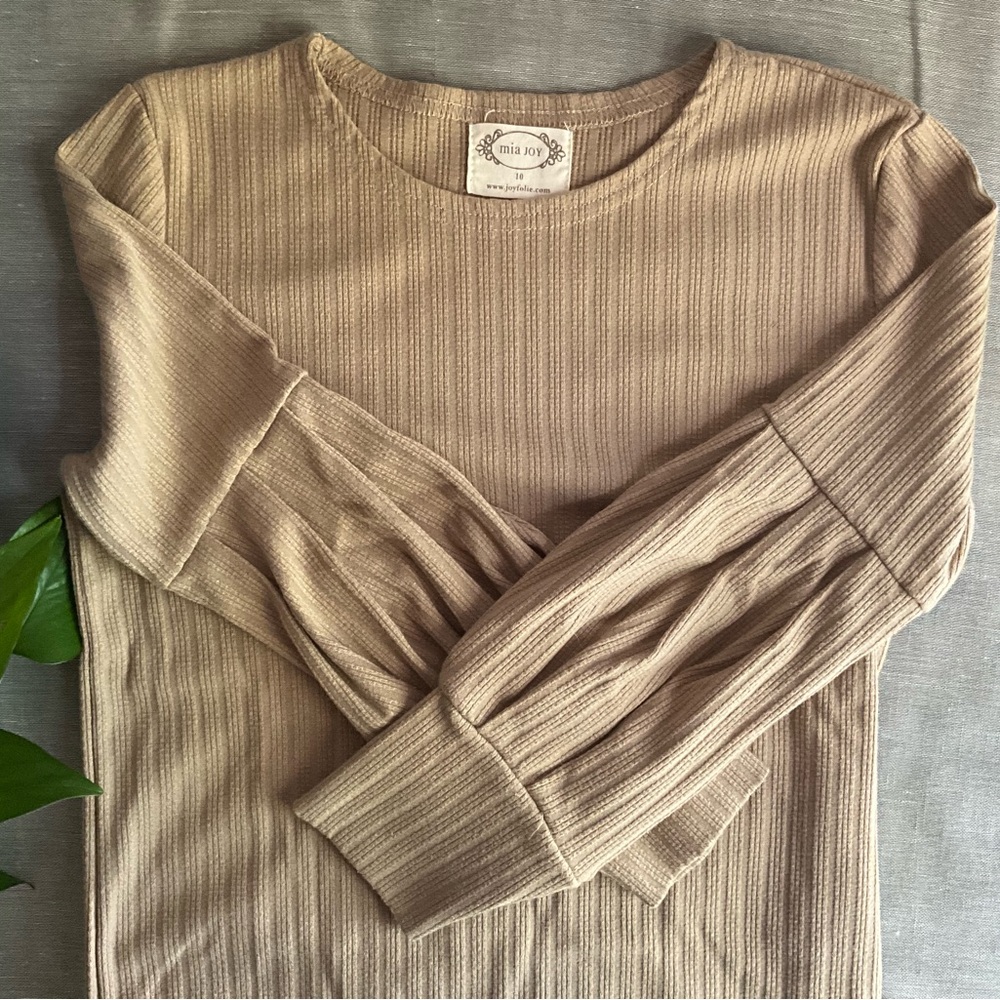 Joyfolie Mia Joy long sleeve beige shirt size 10